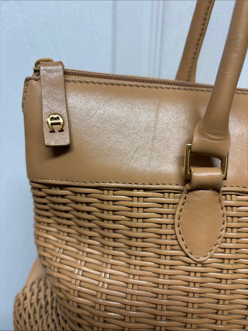 Aigner Tan Woven Shoulder Tote Bag - Classic Summer Style